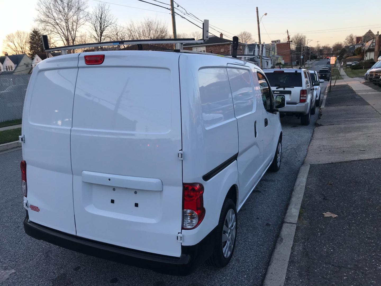 2019 White /Gray Nissan NV200 SV (3N6CM0KN1KK) with an V4 engine, Automatic transmission, located at 577 Chester Pike, Prospect Park, PA, 19076, (610) 237-1015, 39.886154, -75.302338 - Photo#4